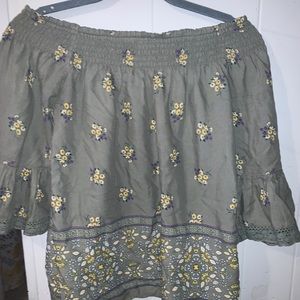 Off the shoulder bell sleeve top!